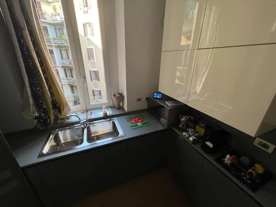 Il Monoscopio / The Monoscope - 73Mq Apartment @ Porta Venezia / Milan City Center