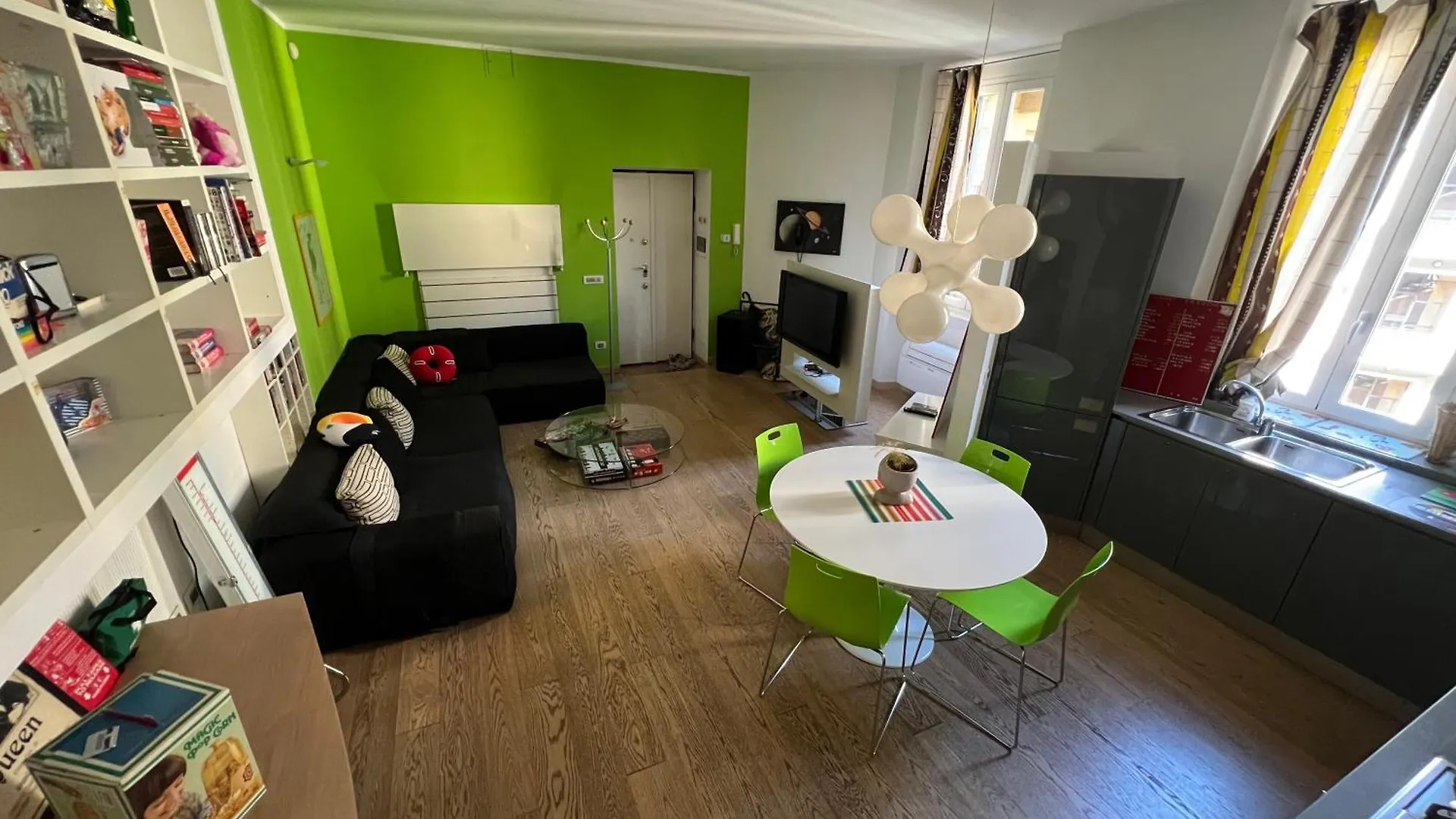 Il Monoscopio / The Monoscope - 73Mq Apartment @ Porta Venezia / Milan City Center